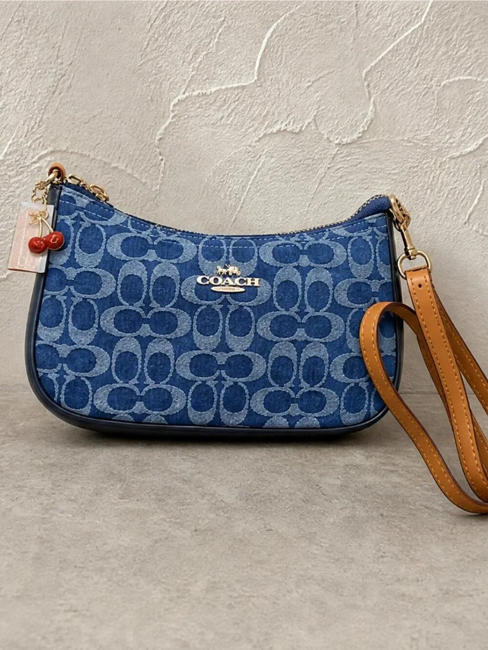 Coach Teri Shoulder Bag In Signature Denim Cherry CAF82 ☘️ Coach